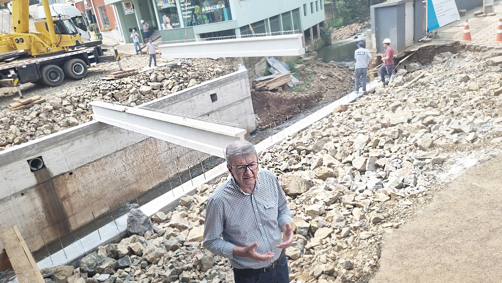  Mais uma etapa vencida na construção da ponte sobre às águas do Rio Capinzal 