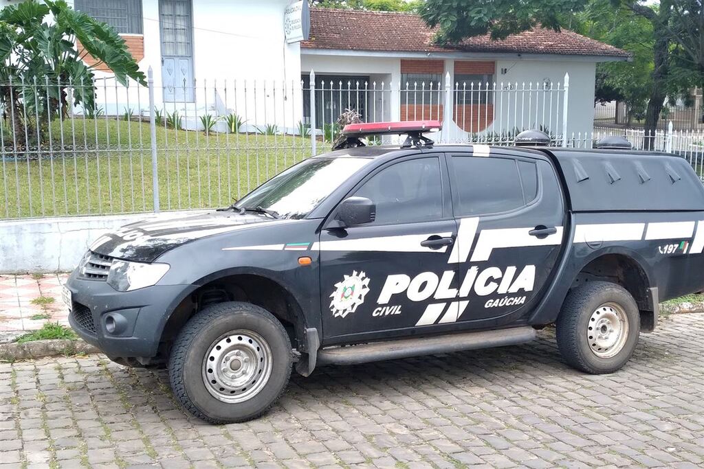 título imagem Polícia Civil prende suspeito de se aliar a detentos para extorquir comerciantes de Restinga Sêca