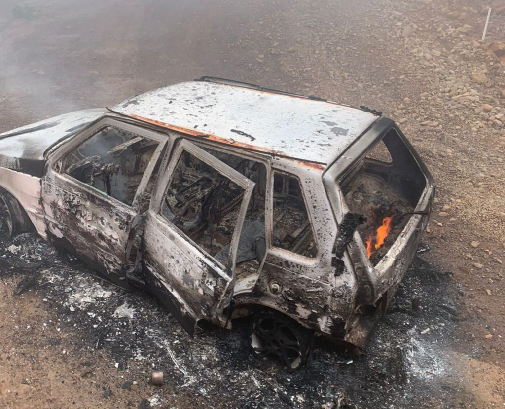 INCÊNDIO EM VEÍCULO É REGISTRADO NA SERRA DO FAXINAL
