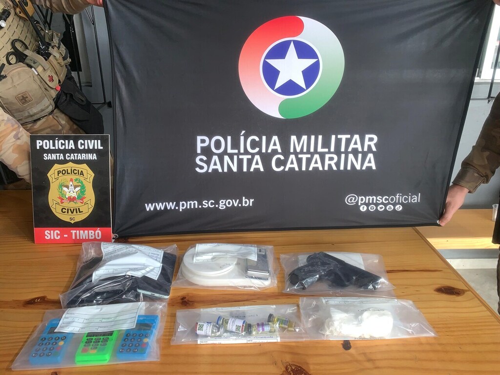 Polícia cumpre mandados de busca e apreensão e prende suspeito por tráfico de drogas em Doutor Pedrinho