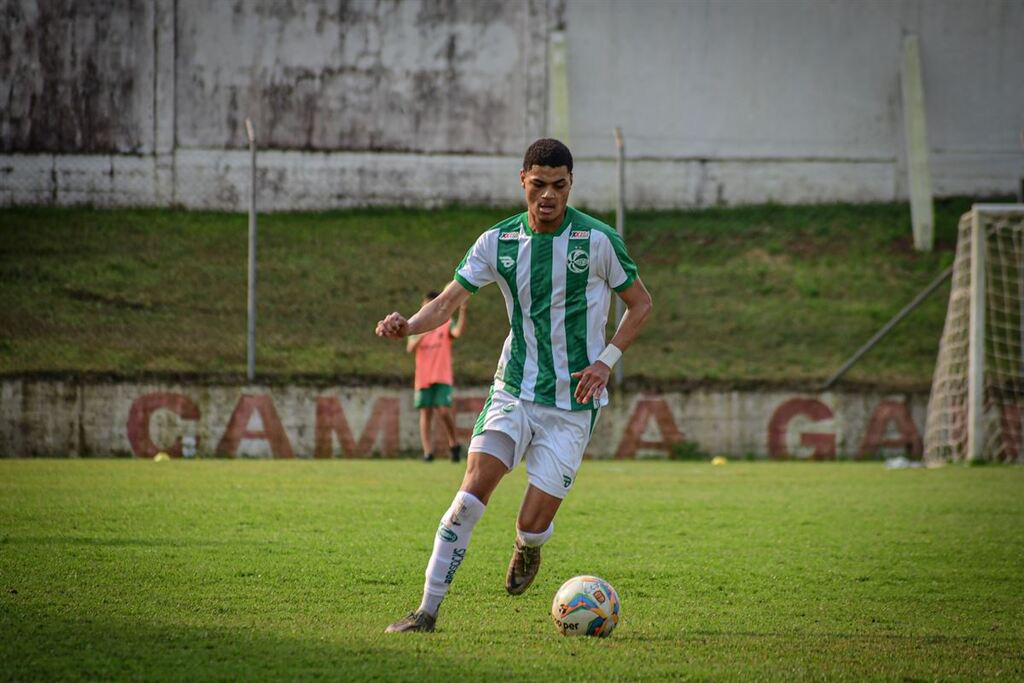 Foto: Nathan Bizotto (E.C.Juventude) - Kauã começou no Riograndense, passou pela base do Grêmio e atualmente defende o Juventude