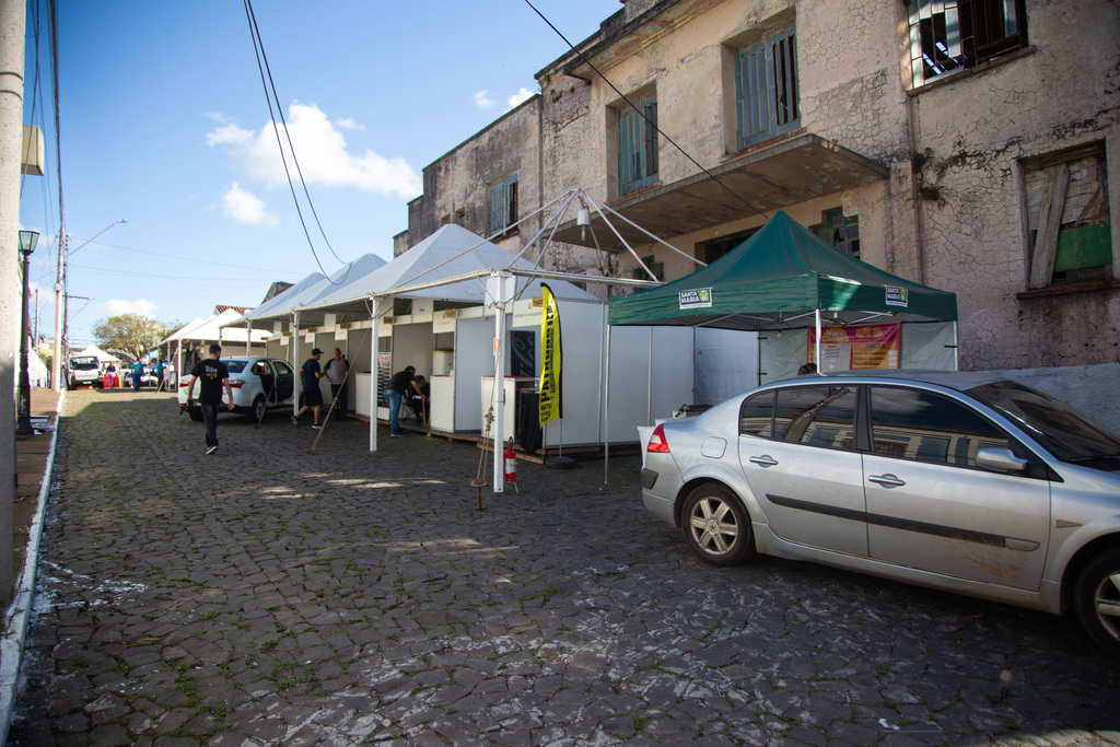 Estruturas do 2° Festival do Xis são montadas na Vila Belga; confira a lista de estabelecimentos