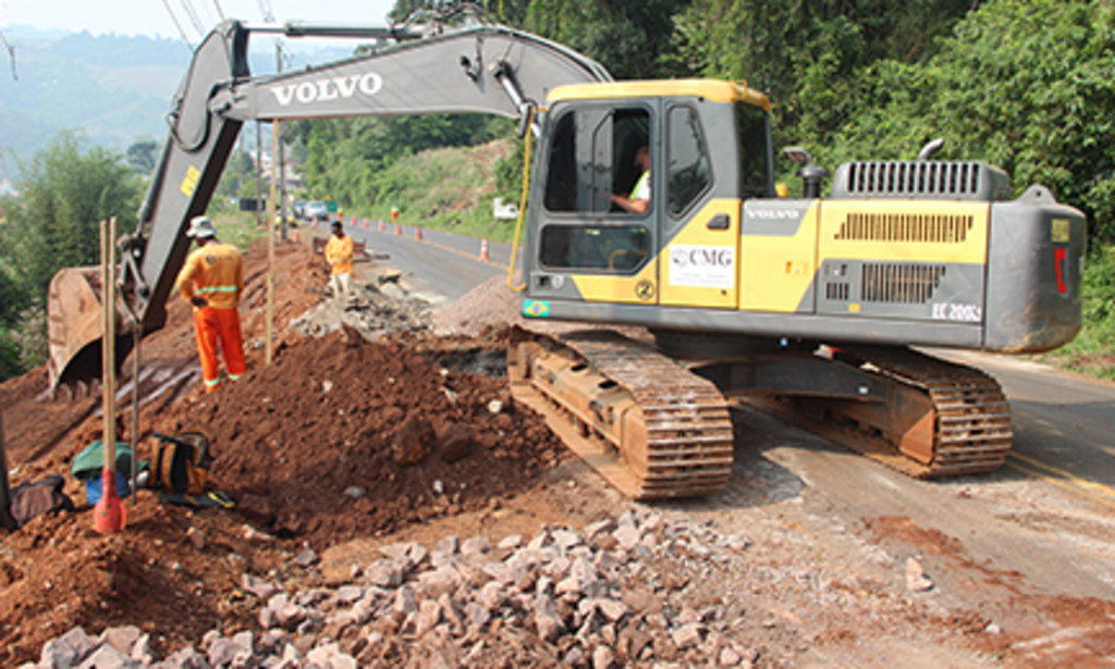 Obras na  SC-283 avançam