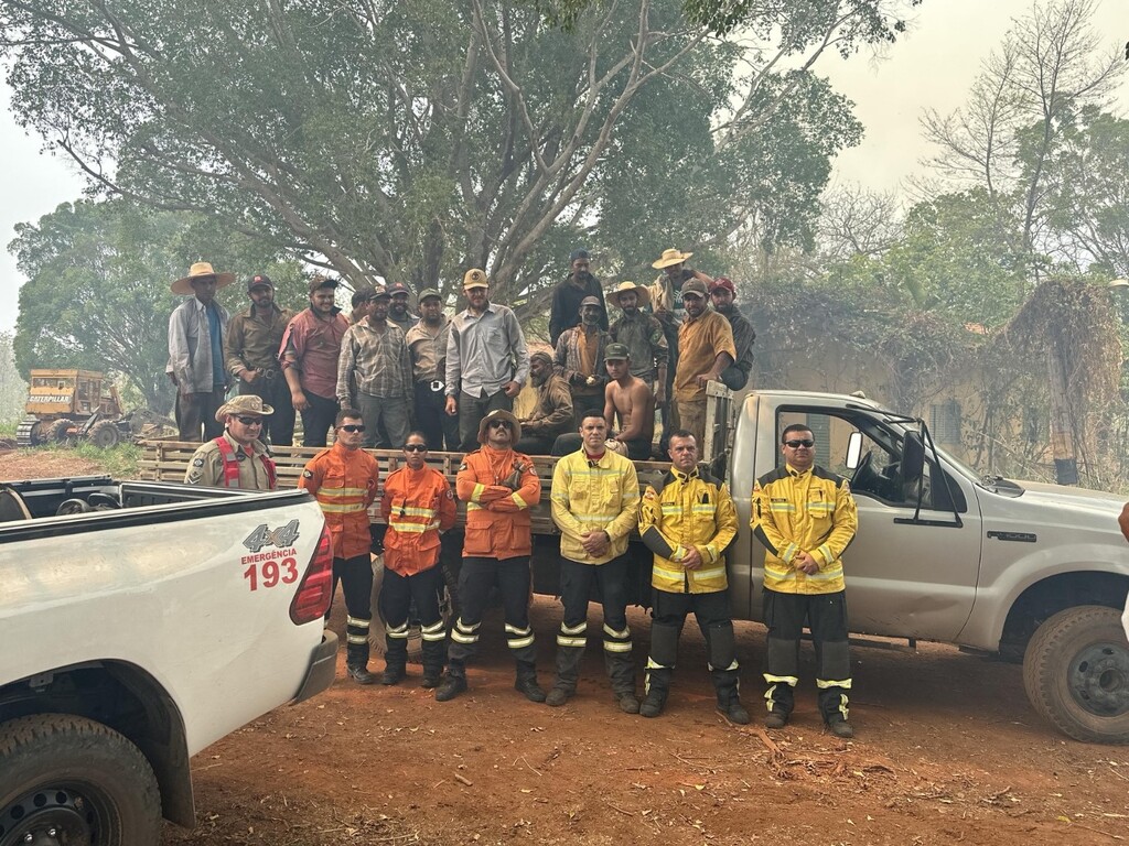 Em meio ao combate às chamas no Mato Grosso, bombeiros catarinenses resgatam grupo de brigadistas