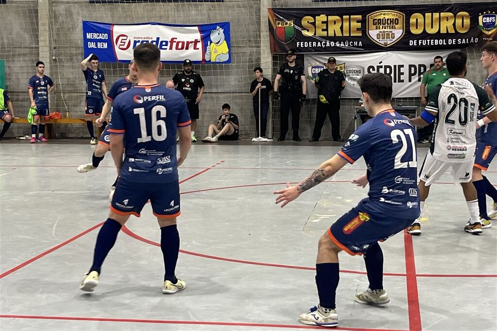 título imagem UFSM Futsal larga em desvantagem nas oitavas de final da Série Ouro