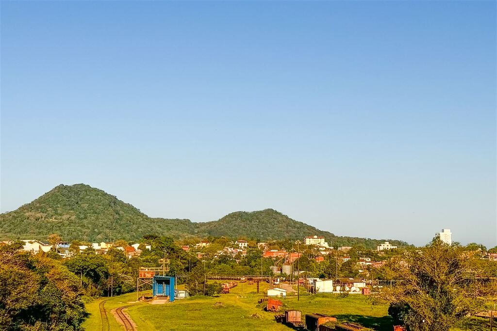 Foto: Marlon Borba (Diário) - O domingo teve sol, céu azul e temperaturas elevadas em Santa Maria