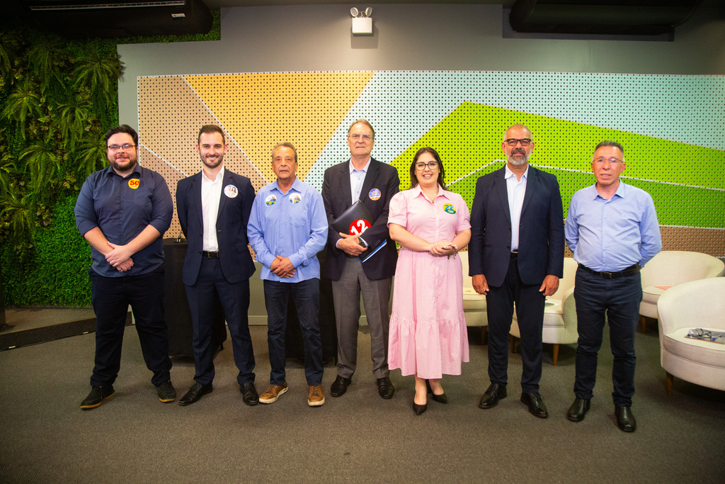 No debate, candidatos apresentam propostas para saúde, segurança, condições de ruas e Parque Industrial; e deixam recado final