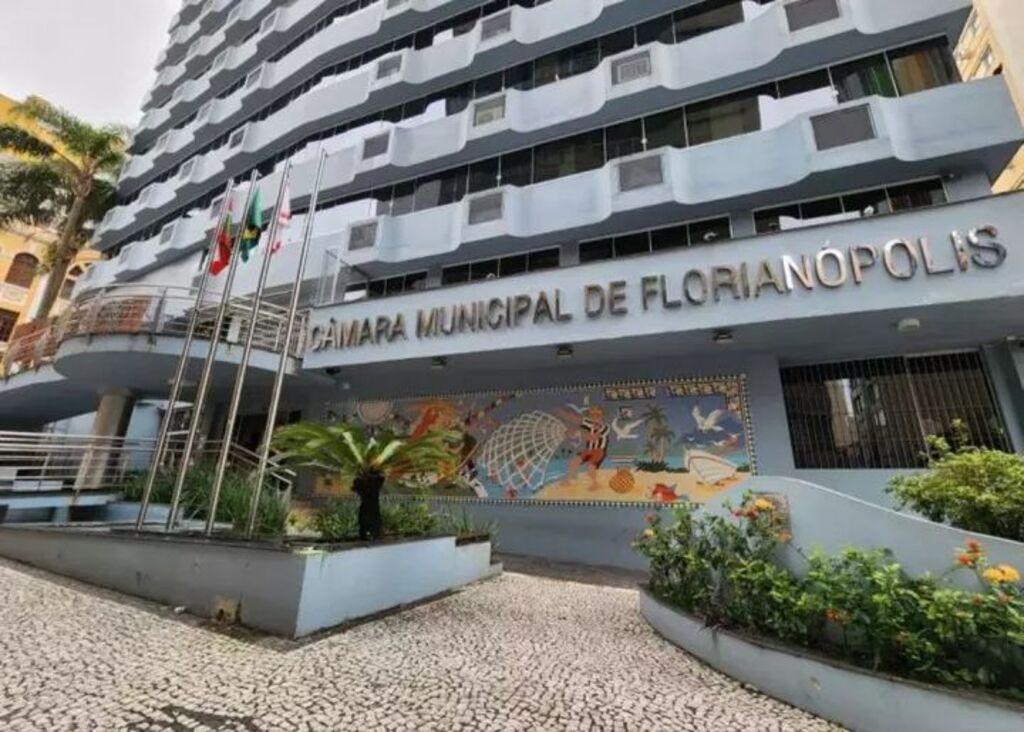 Vereadores eleitos em Florianópolis terão um salário superior a R$ 26 mil a partir de fevereiro