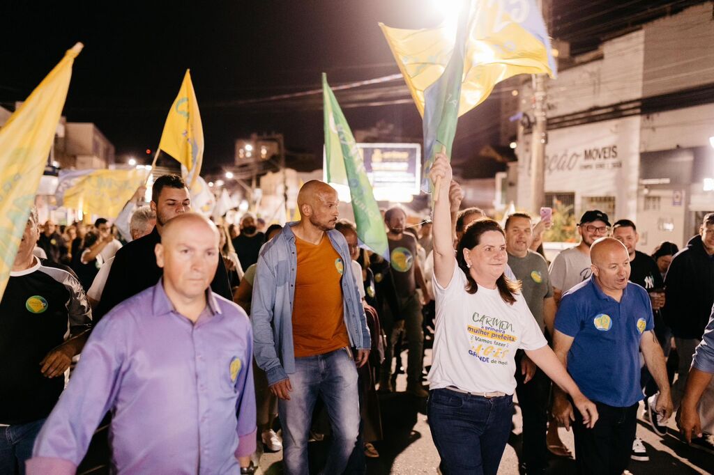 Festa da vitória de Carmen Zanotto e Jair Júnior mobiliza multidão em Lages