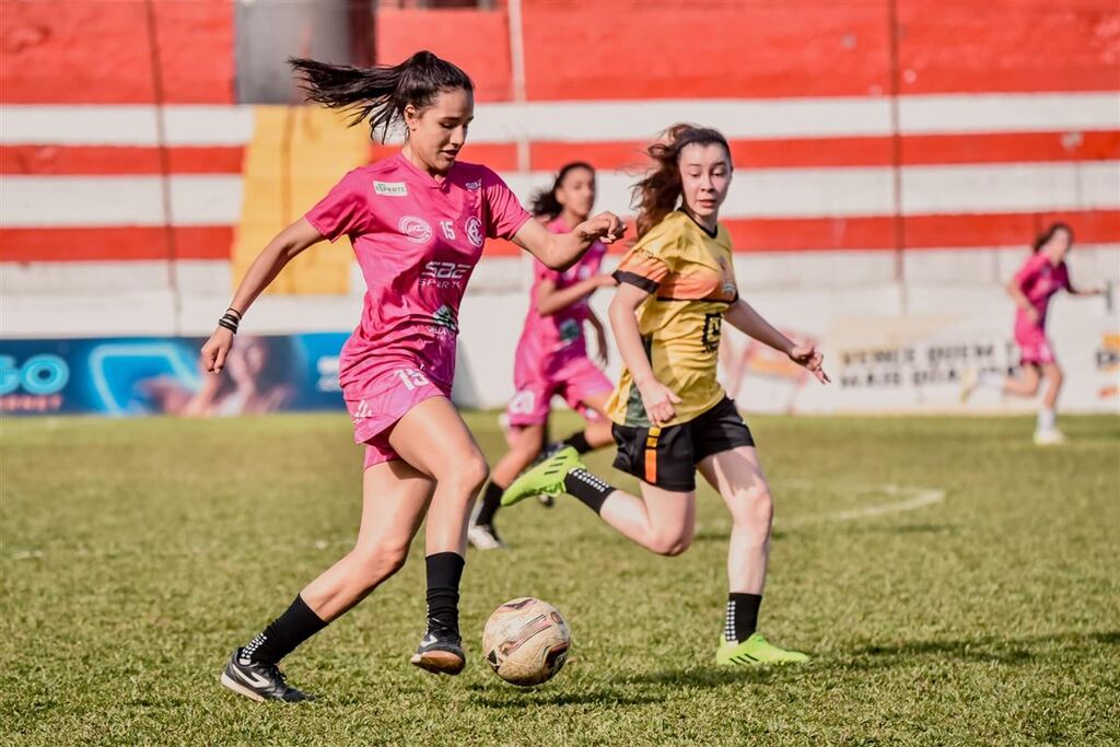 Inter-SM lança uniforme e apresenta elenco para o Gauchão Feminino Sub-17 nesta quarta-feira