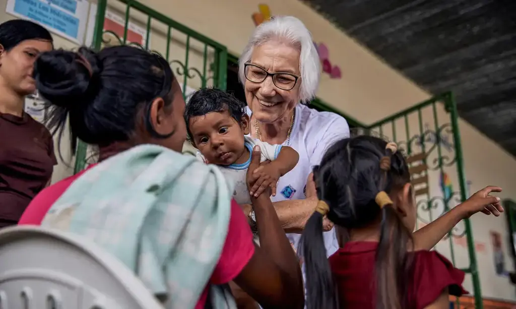 Brasileira recebe prêmio da ONU por trabalho com imigrantes