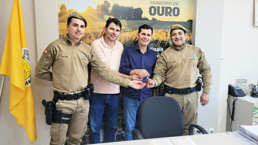 Prefeitura de Ouro doa veículo e equipamentos para o Sistema de Videomonitoramento da Polícia Militar