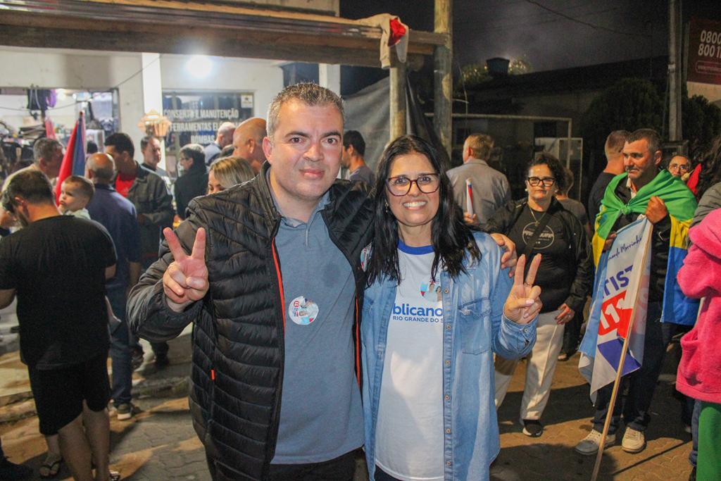 MARCOS VENICIOS E LEONI SÃO REELEITOS COM 2.130 VOTOS E PROMOVEM A FESTA DA VITÓRIA EM MORRINHOS DO SUL