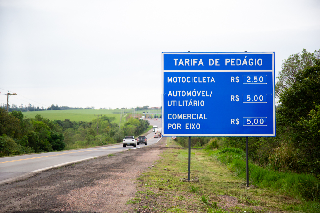 Foto: Beto Albert (Diário) - Placas com os novos valores da tarifa já foram colocadas na rodovia