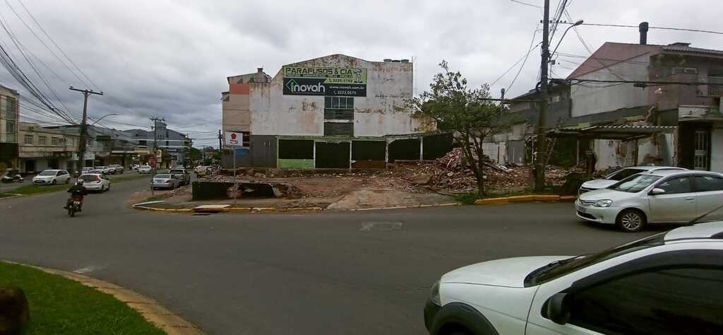 Foto Deni Zolin - Uma das quatro filiais será construída onde havia um bar que foi demolido este mês, na Rótula do Gaúcho