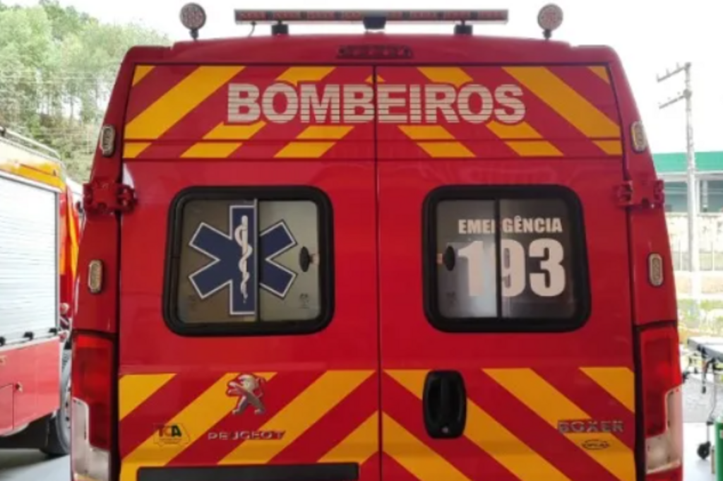 Saída de pista movimenta bombeiros em Ibiam