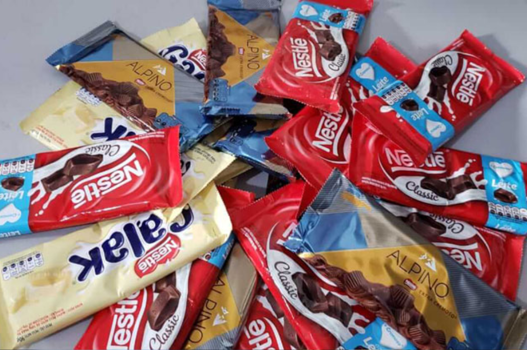 Suspeito é preso após furtar 18 barras de chocolate em Imbituba