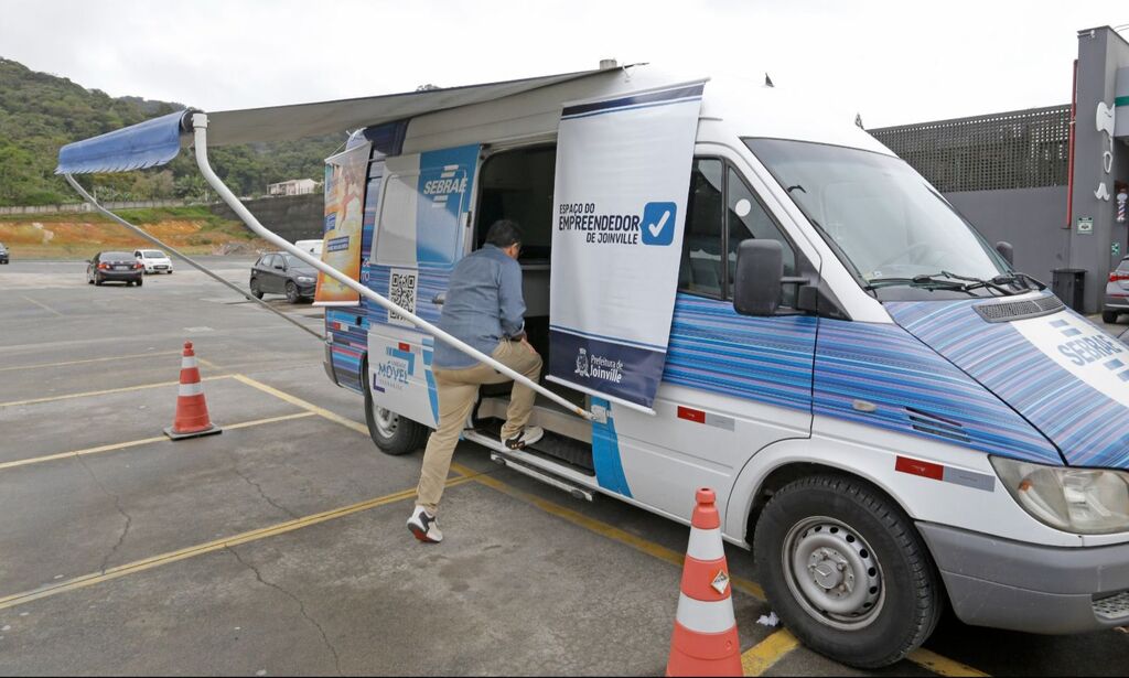 Espaço do Empreendedor de Joinville participa de ação itinerante do Sebrae SC para atendimento aos MEIS e empresas