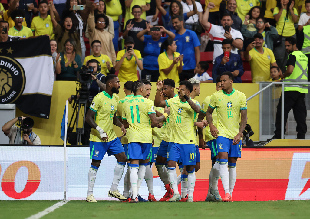 Com boa atuação, Brasil goleia o Peru pelas Eliminatórias; Seleção voltará a campo em novembro