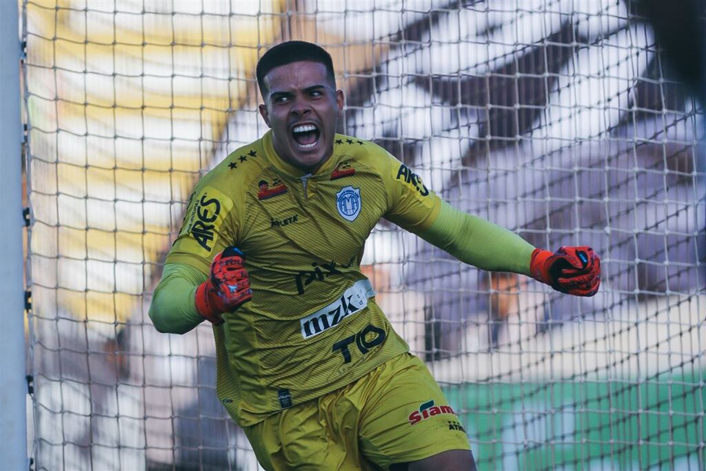 Com direito a defesa de pênalti, goleiro ex-Novo Horizonte é campeão da Copa Paulista