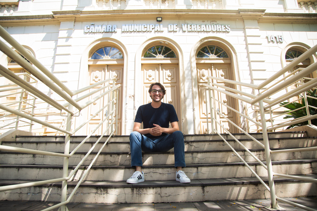 Beto Albert - Lorenzo Mazzine Pichinin (PSDB), 26 anos, é o vereador mais jovem eleito em Santa Maria.