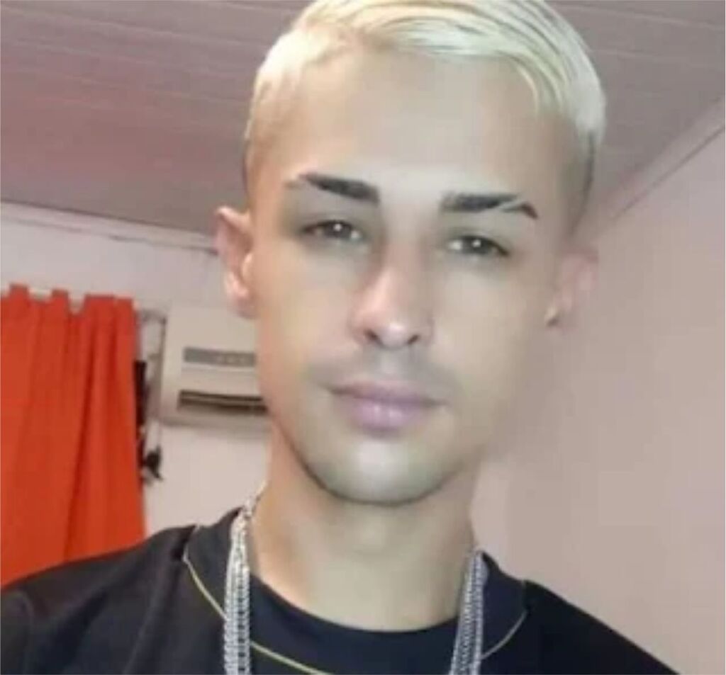 JOVEM É ASSASSINADO A TIROS NO BAIRRO ÉLBIO VARGAS.