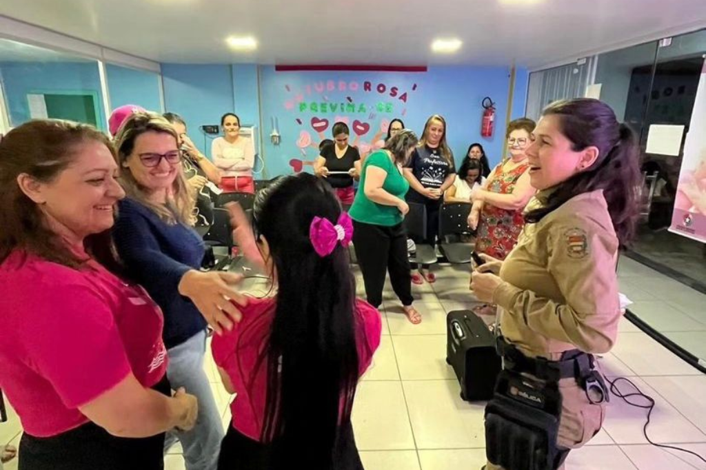 Imagem divulgação PMSC - Outubro Rosa: Rede Catarina dá palestras sobre prevenção da violência doméstica em Imbituba