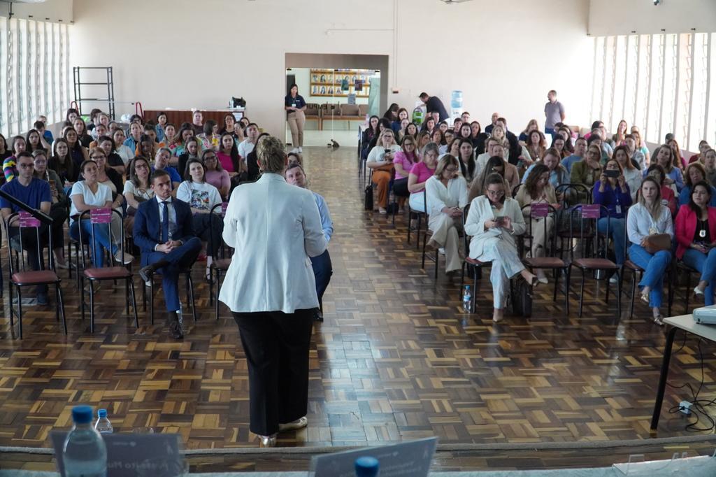 título imagem CAO na Estrada: Santiago é palco de evento focado em capacitar a rede de proteção à mulher