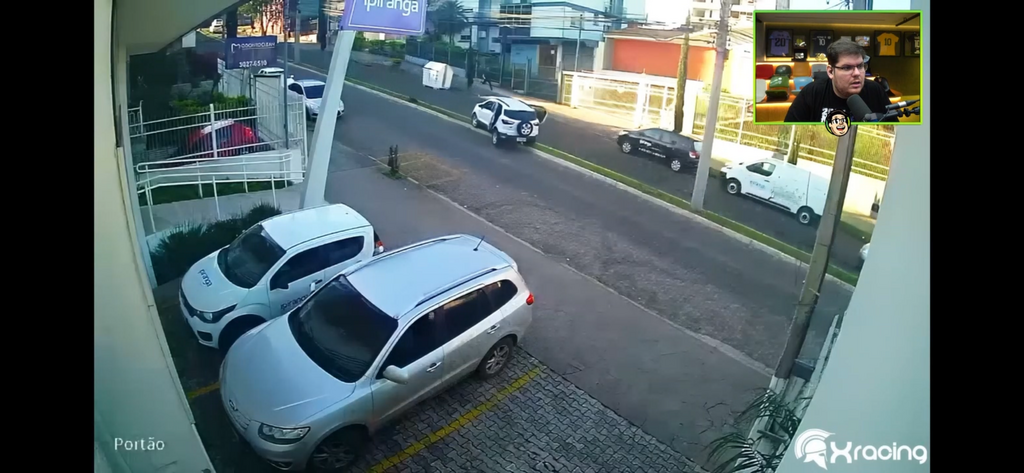 VÍDEO: Comunicador Casimiro reage a acidente em avenida de Santa Maria e imagens viralizam nas redes sociais