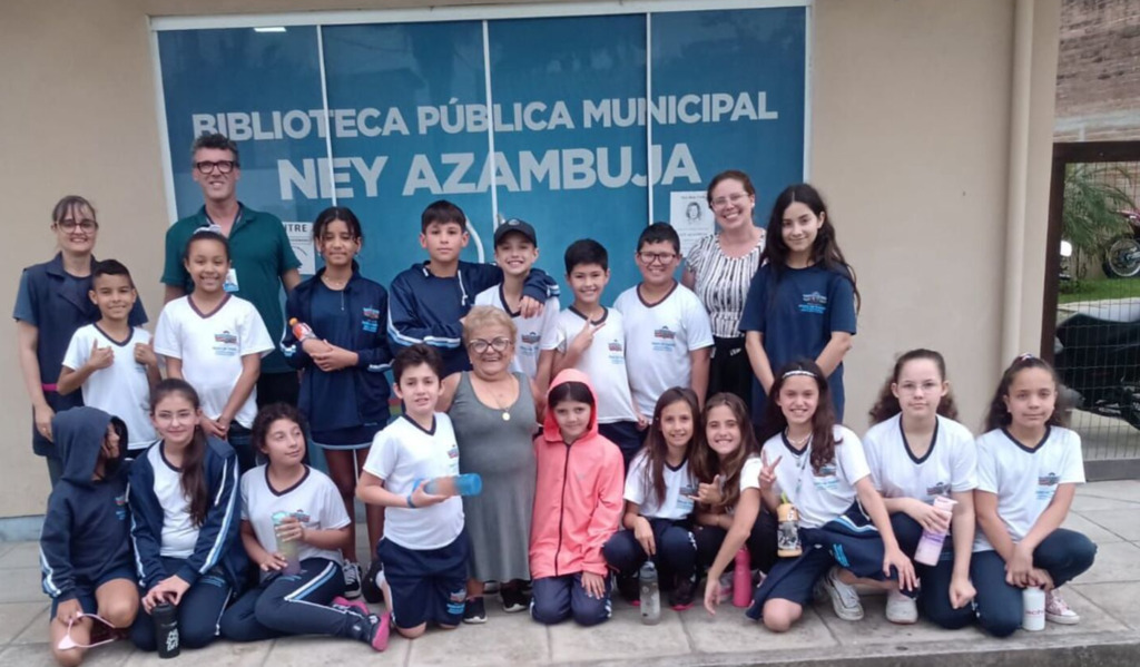 ALUNOS DE PASSO DE TORRES PARTICIPAM DE PROJETO DE EDUCAÇÃO PATRIMONIAL NA BIBLIOTECA