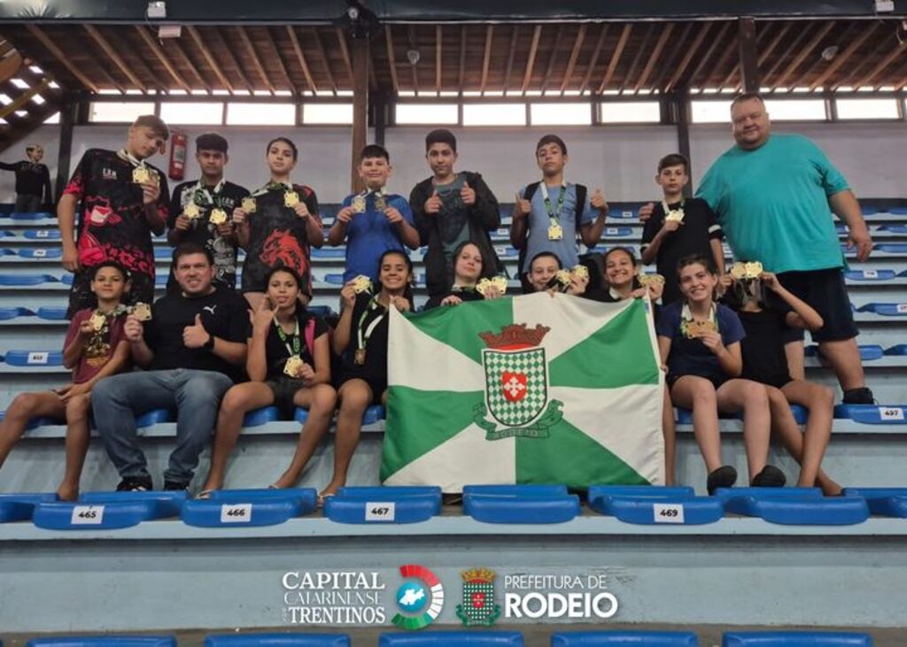 ATLETAS DA EQUIPE DA DME RODEIO PARTICIPAM DO CAMPEONATO INTERNO DA EQUIPE DESTAQUE NACIONAL DE JIU-JITSU DE INDAIAL