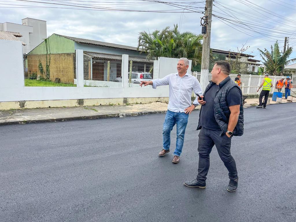 PREFEITO CARLOS SOUZA INFORMA QUE OS RECURSOS DO FINISA ESTÃO SENDO INVESTIDOS EM TORRES