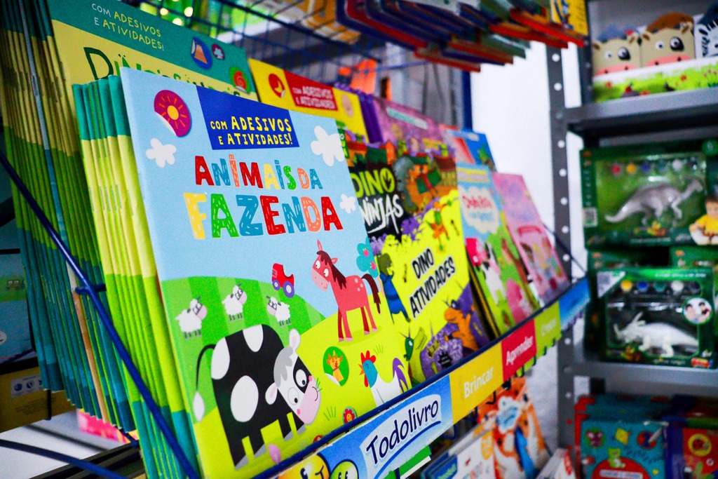 COMEÇOU ONTEM A 16ª FEIRA MUNICIPAL DO LIVRO.