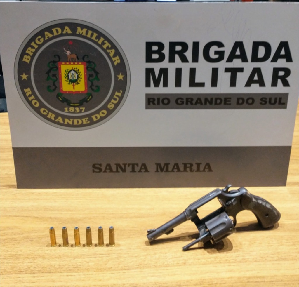 título imagem Foragido é preso por porte ilegal de arma no Bairro Camobi