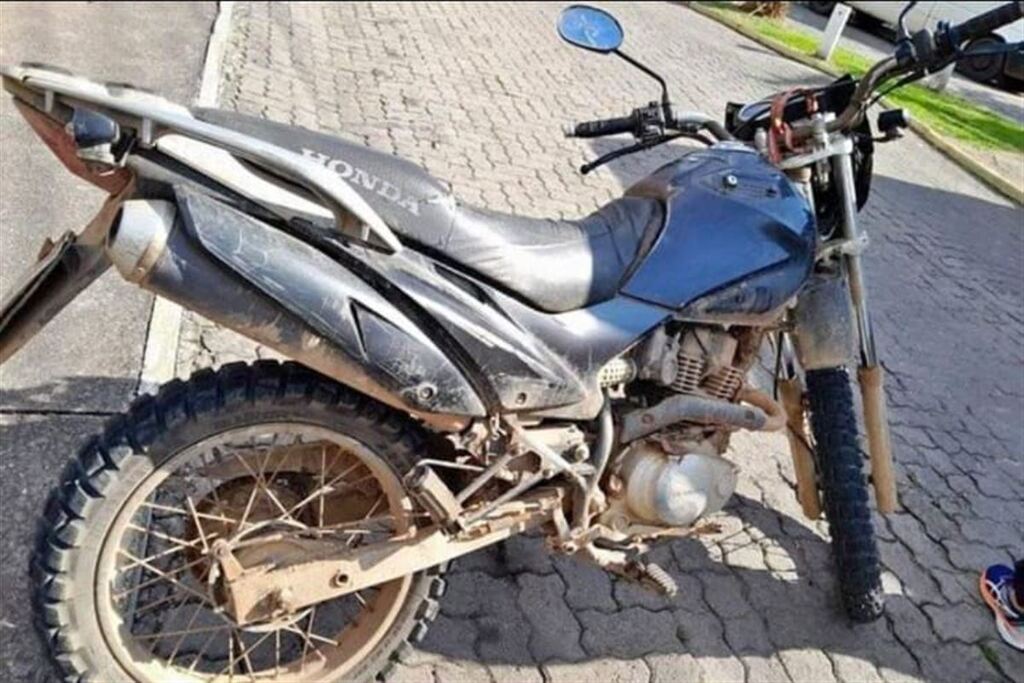 Motocicleta furtada na região é recuperada pela Brigada Militar em Santa Maria