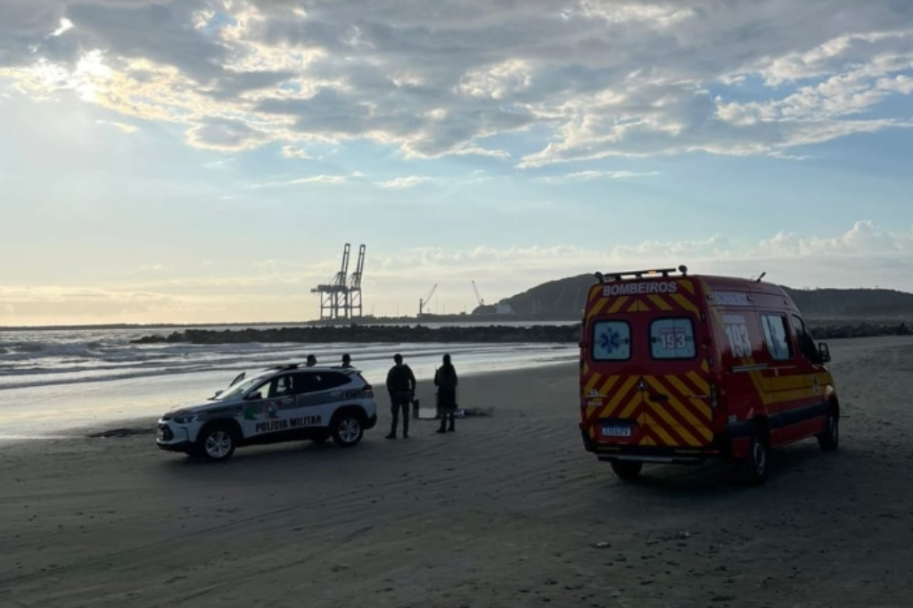 Imagem  reprodução - Corpo de homem é encontrado na Praia do Porto em Imbituba