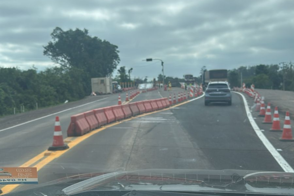 Após bloqueio para obras no asfalto, Rota volta a liberar trânsito nas duas pontes móveis da RSC-287