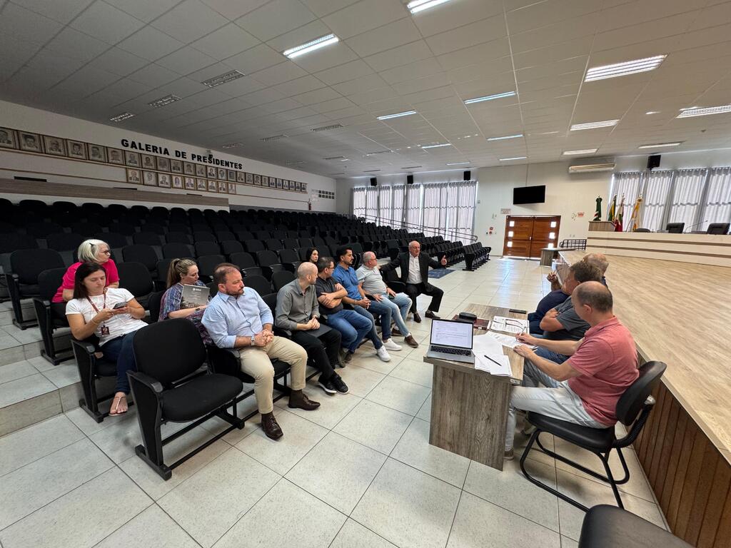 Acismo participa de reunião na Câmara de Vereadores