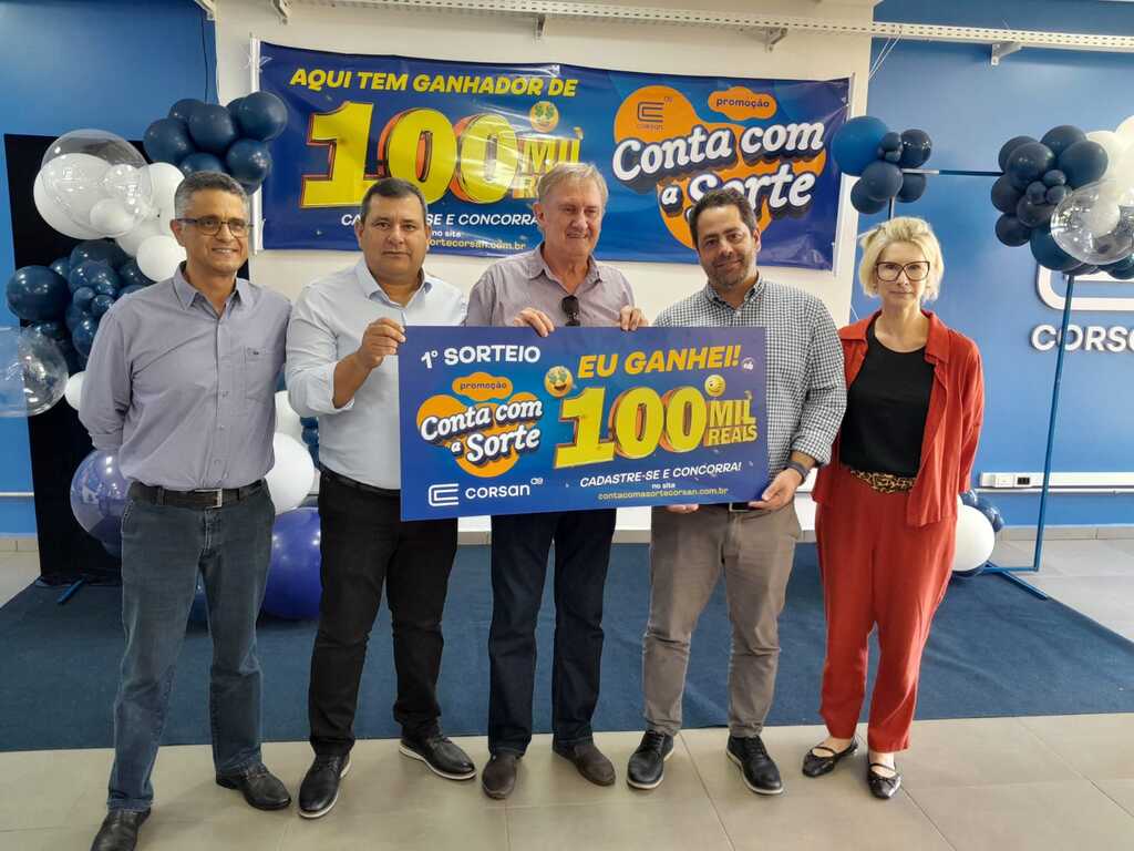 Corsan entrega prêmio de R$ 100 mil a santa-mariense vencedor de promoção