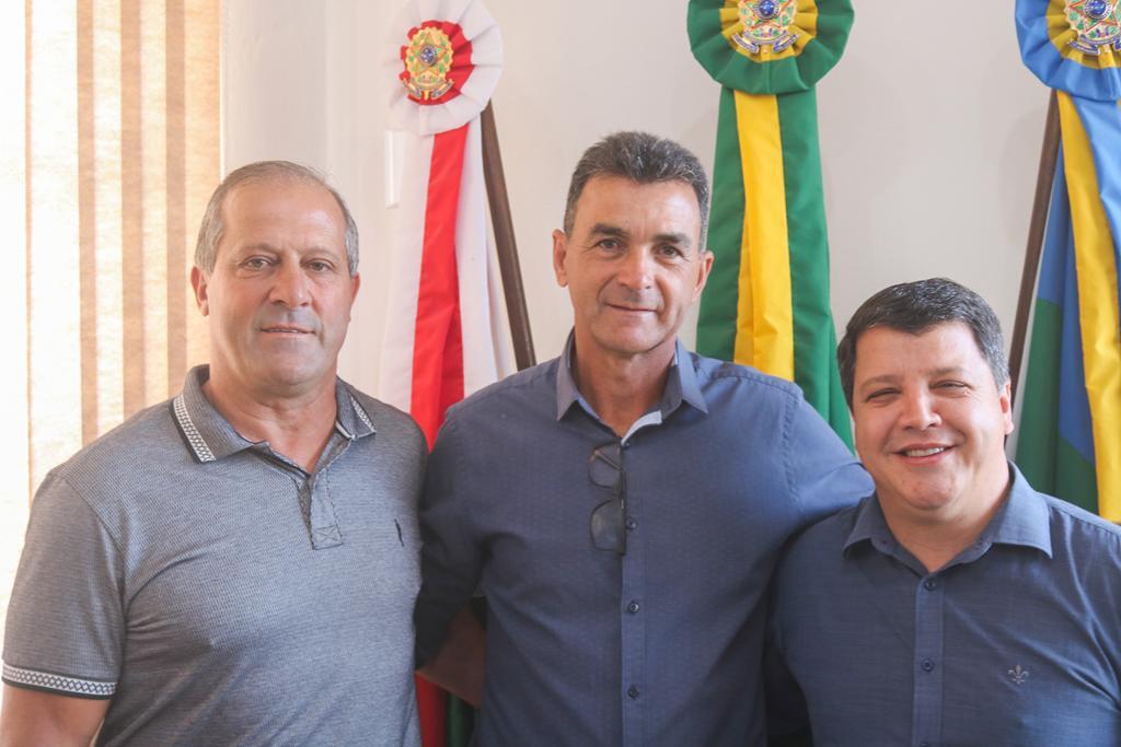 PRESIDENTE DA CÂMARA HÉLIO ROQUE ASSUME O COMANDO DA PREFEITURA DE PRAIA GRANDE  POR 15 DIAS
