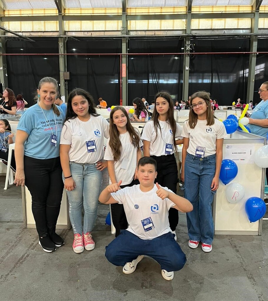 Alunos de Nova Erechim participam da Feira Desbravalley em Chapecó