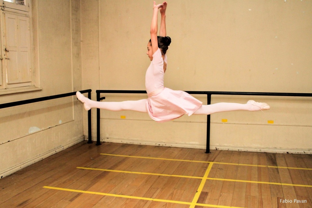 Uma lageaninha na Escola do Ballet Bolshoi em Joinville