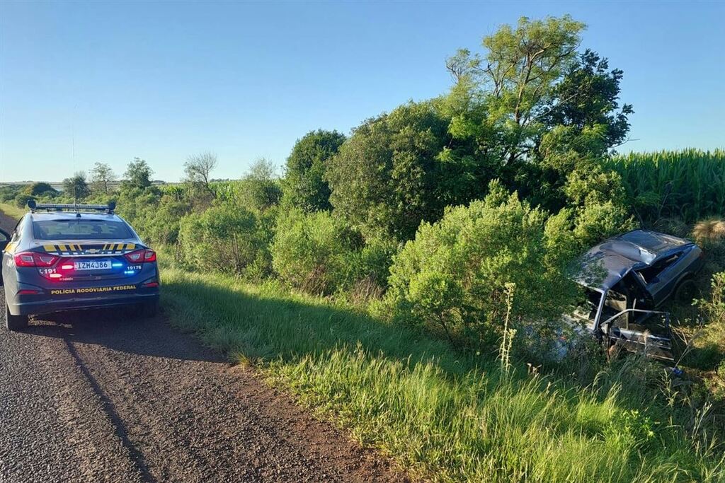 Motorista fica gravemente ferido ao sair da pista na BR-287