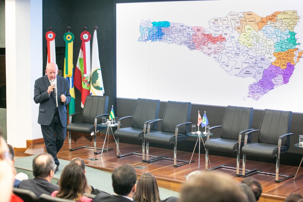 Marcos Vieira palestra sobre Orçamento Impositivo para deputados de todo o Brasil