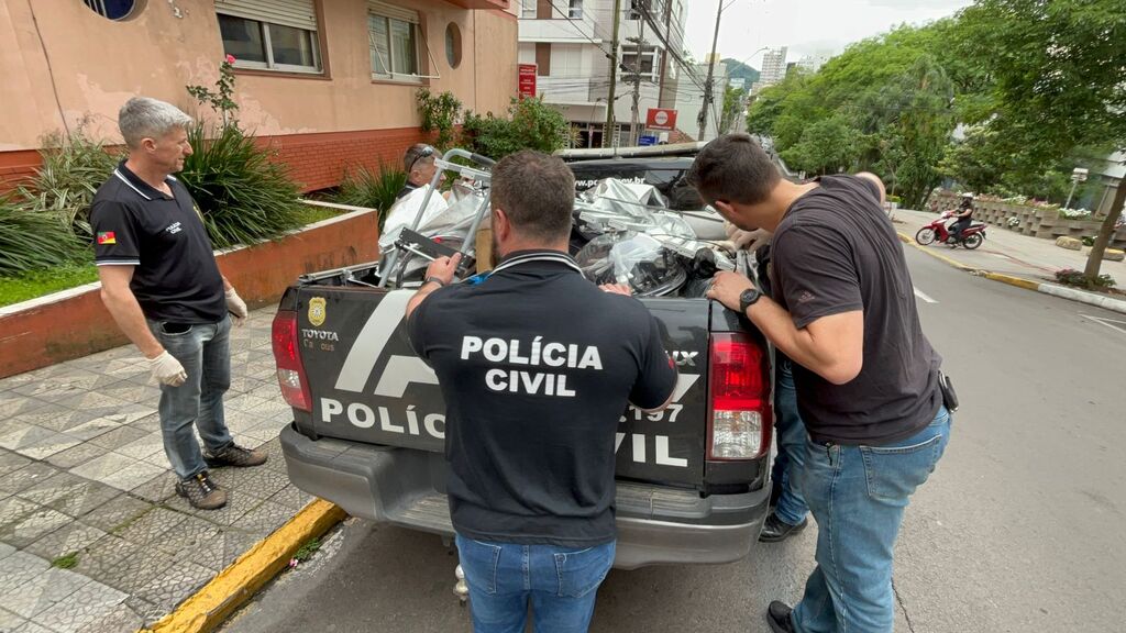 Estudante de engenharia química é preso após polícia desarticular laboratório de drogas sintéticas em Santa Maria