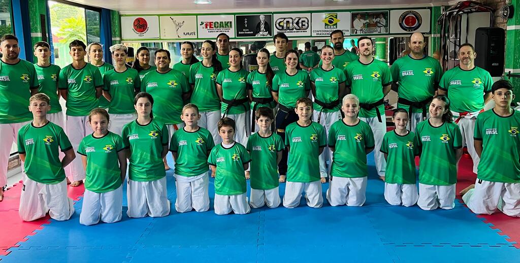 Seleção Catarinense de Karatê segue viagem para competir em Fortaleza