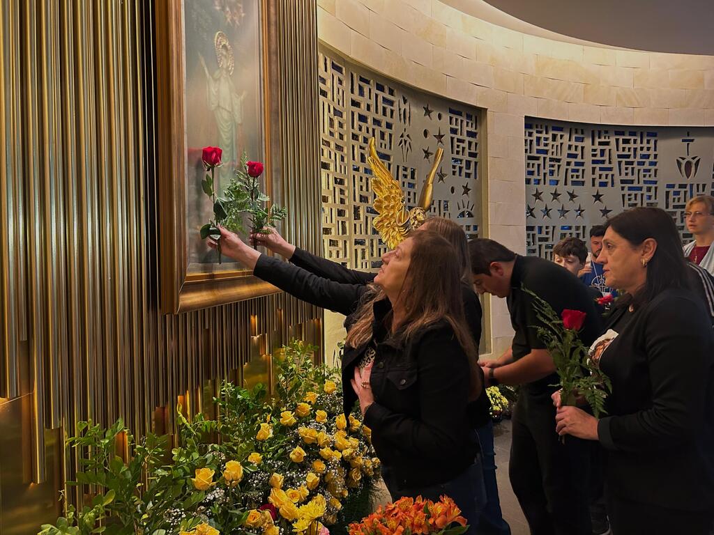 Música, protagonismo jovem e oferta de flores à Medianeira marcam a segunda noite de Romaria