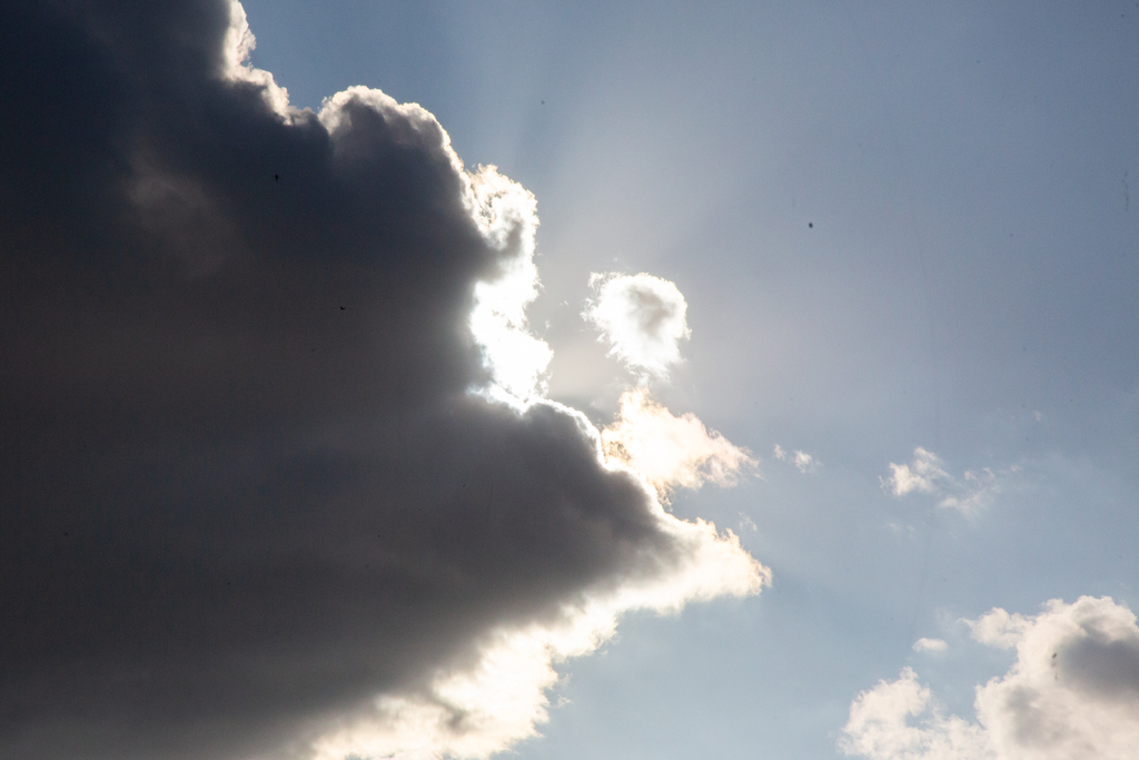 Semana inicia com sol, mas pode ter chuva ainda nesta segunda; temperaturas podem cair na terça