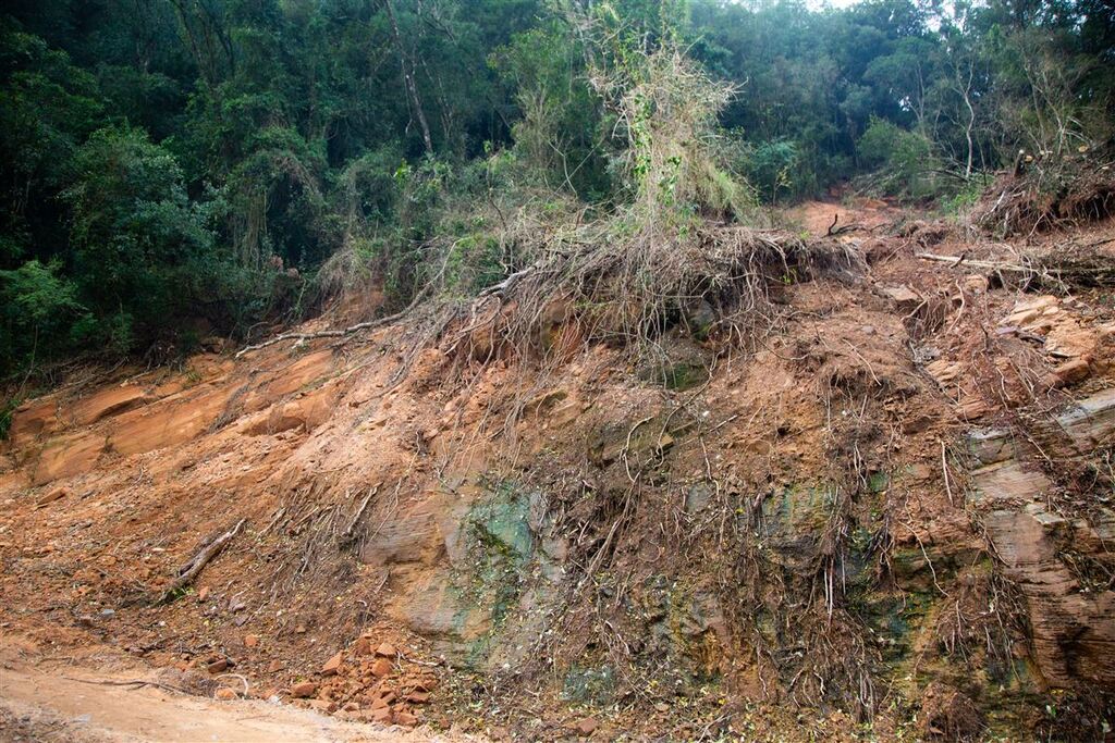 Estrada do Perau segue interditada à espera de um estudo técnico