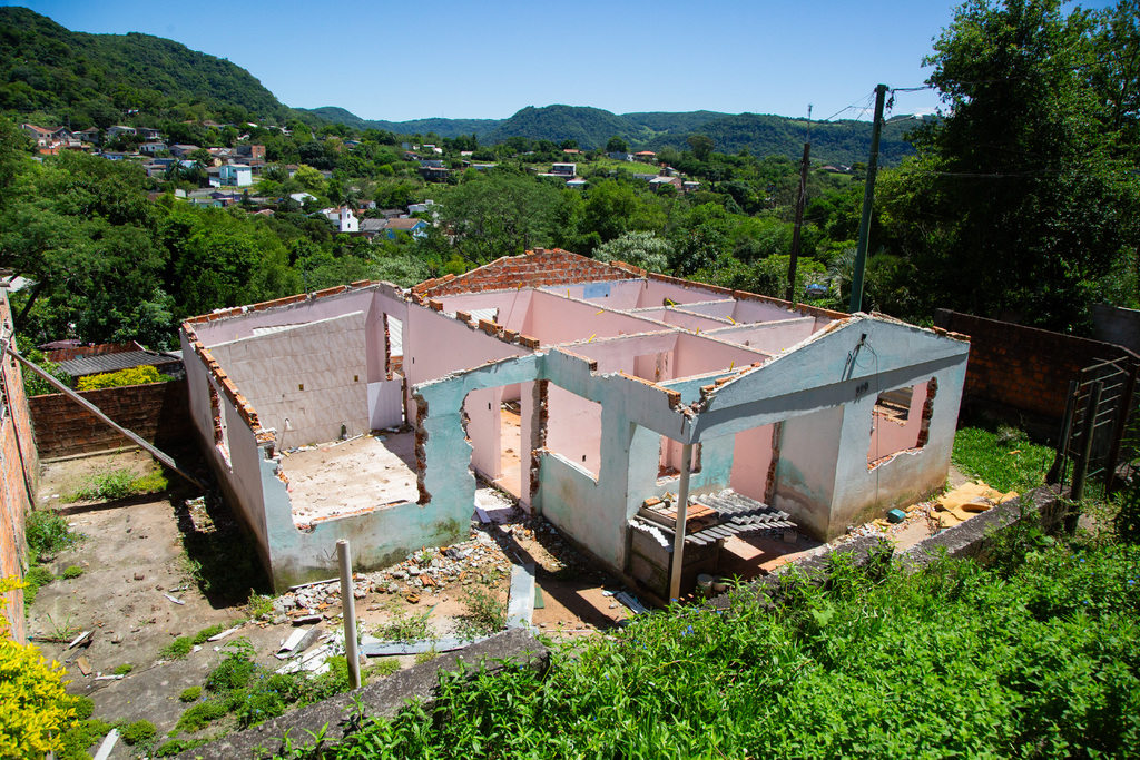 Estudo vai apontar se moradores poderão voltar a residir em área de deslizamento em Santa Maria